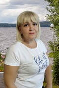 Харина Оксана Николаевна (кассир билетный кинотеатра «Волна»)